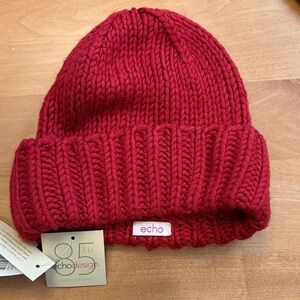 Echo Hat Coral NWT
